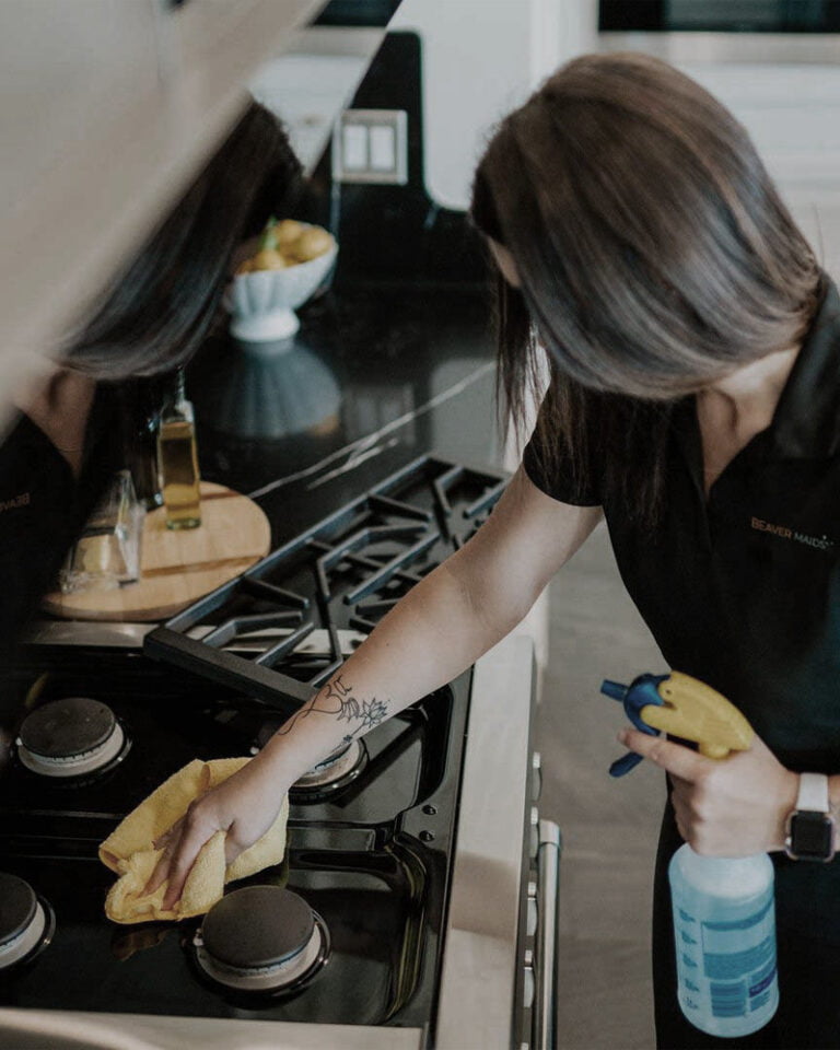 How to Deep Clean Your Home Before Moving Out: Room-by-Room Checklist