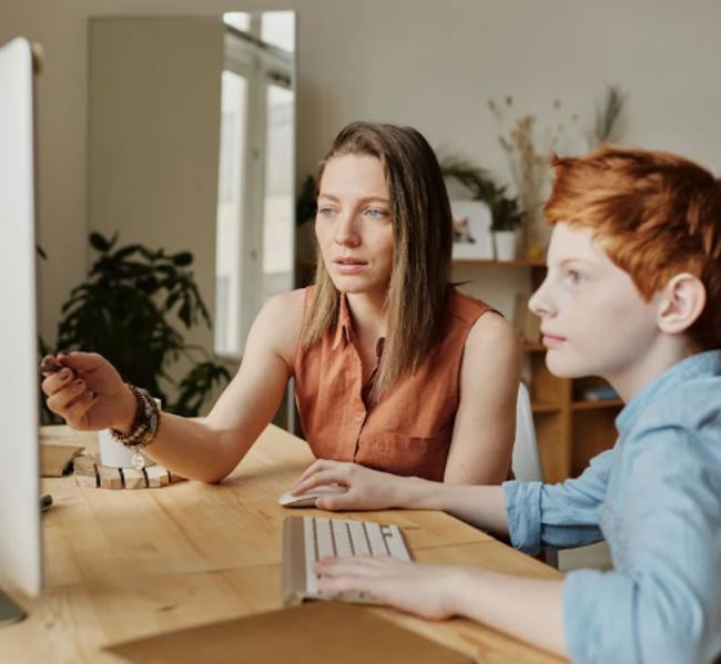 Making Online School Work: Boundaries Every Parent Should Set at Home