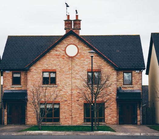How to Choose the Right Location for a Profitable Property Investment