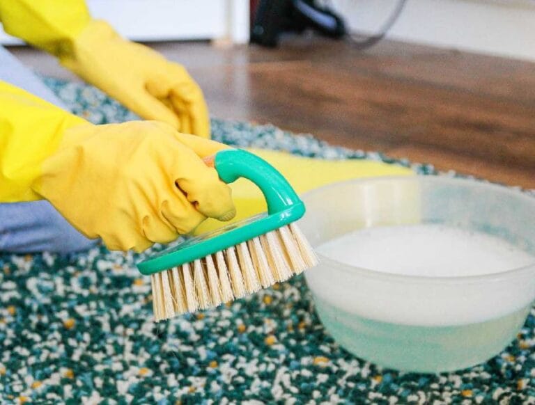 How to Pre-Treat Stains with Dish Soap Before Washing: A Complete Guide