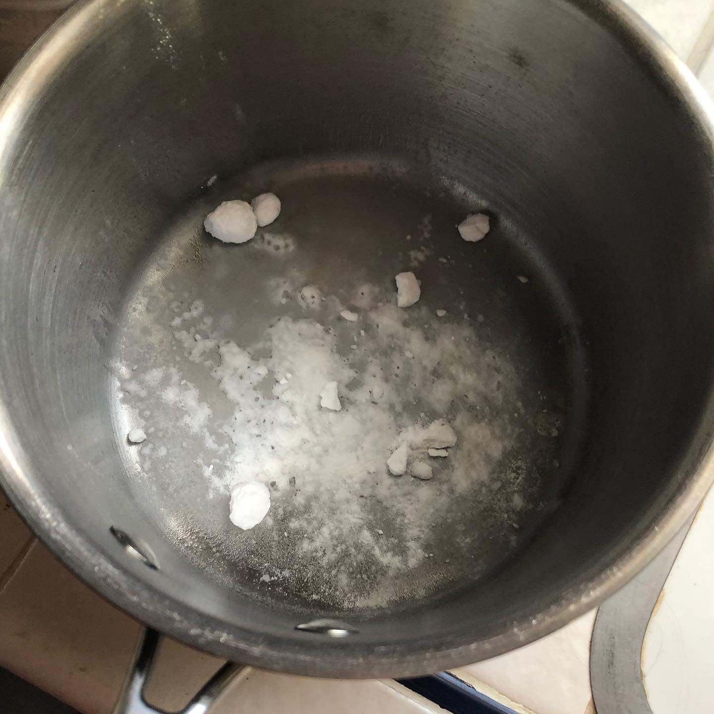 The Ultimate Guide to Vinegar & Baking Soda Cleaning Solution: A ...