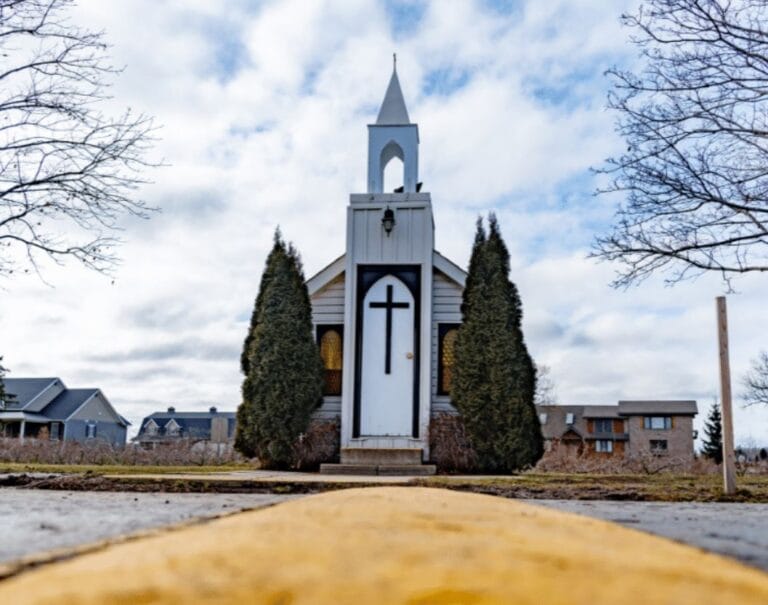 Discovering the Smallest Chapel in the World: A Hidden Gem in Canada