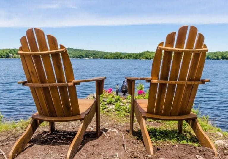 What is an Adirondack chair ? (History and Why You Need it )