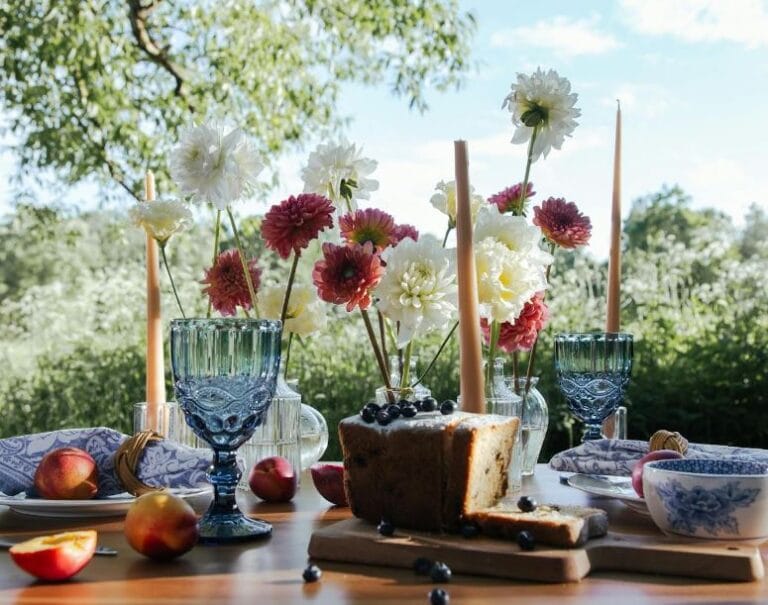 The Secrets to Turning Your Backyard Into a Year-Round Outdoor Dining Space