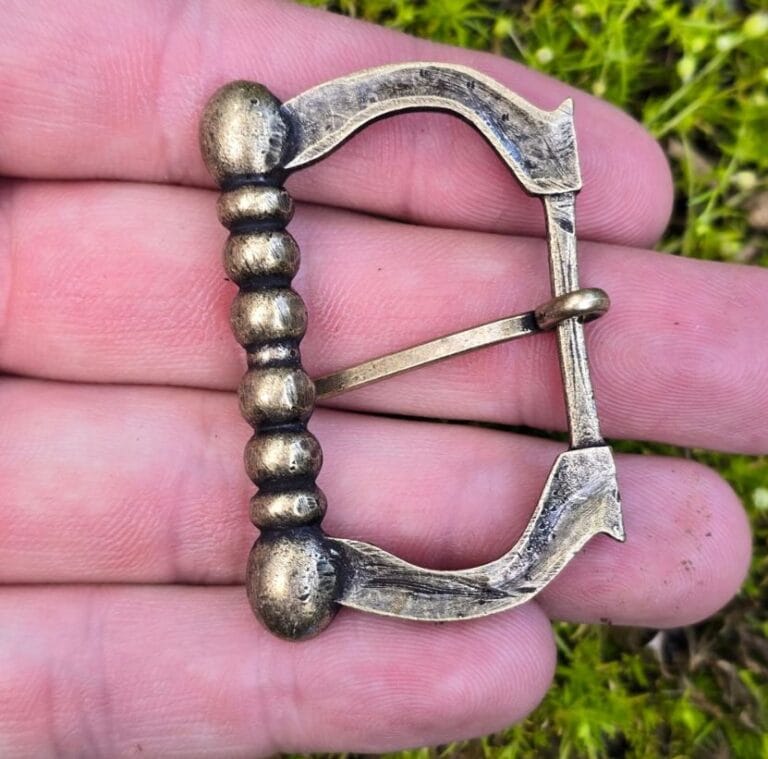 How to Clean a Belt Buckle: A Complete Guide to Restoring Shine