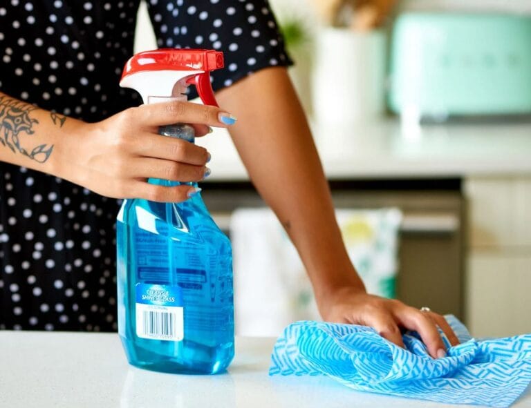 Does Windex Expire? A Clear-Cut Guide to Shelf Life and Safety