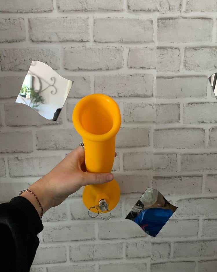 The Ultimate Guide: How to Clean a Silicone Bong to Perfection