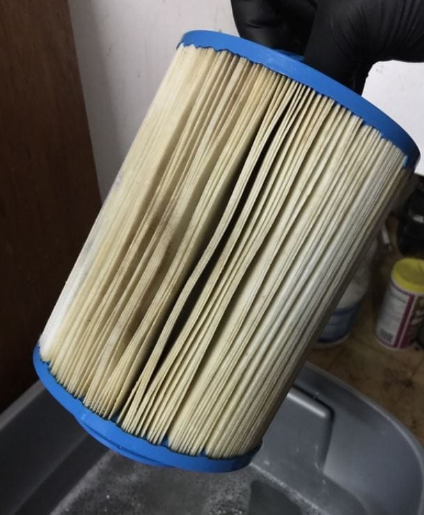 How to Clean Jacuzzi Filters: An Expert Guide for Sparkling Water