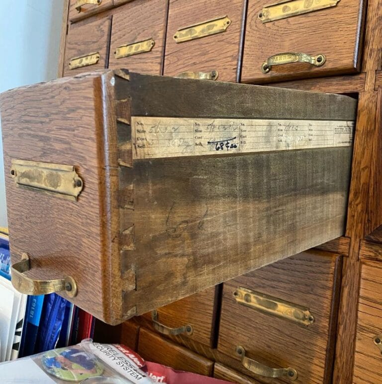 The Complete Guide to Removing Old Odors from Furniture: Restoring Freshness