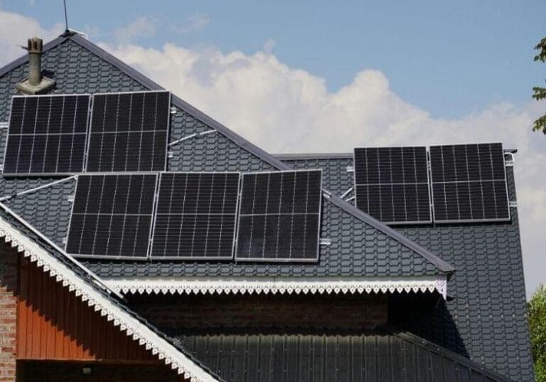 Beyond The Surface: How Solar Panels Complement A Cleaner, Greener Home Environment