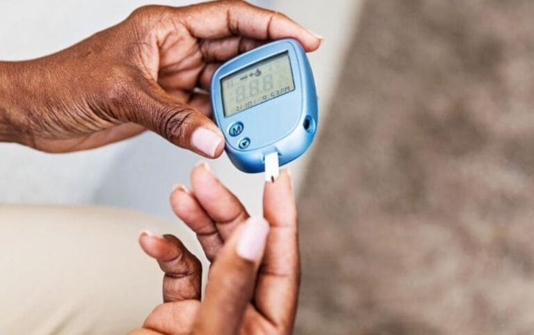 The Definitive Guide to Cleaning a Glucometer: Procedures, Precautions, and Best Practices
