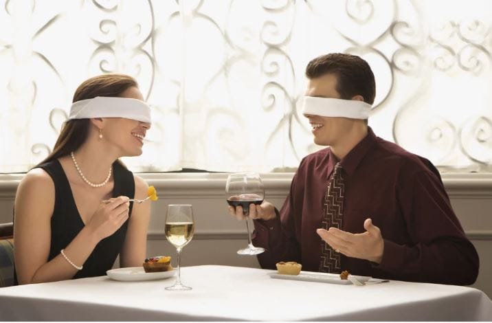 Why Some Online Dating Conversations Feel Natural and Others Don’t