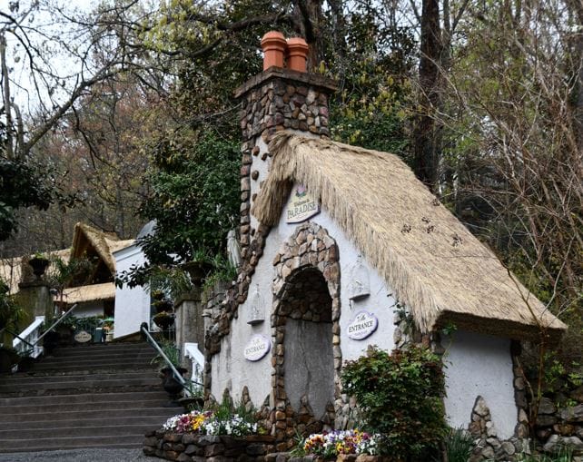The Psychology of Why Pigeon Forge Feels Comforting to So Many Travelers